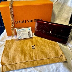 Louis Vuitton Amarante Venus Sarah Wallet in Burgundy Patent Leather